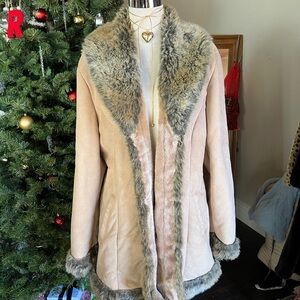 Elegant Tan Teddy Jacket with Faux Fur Trim